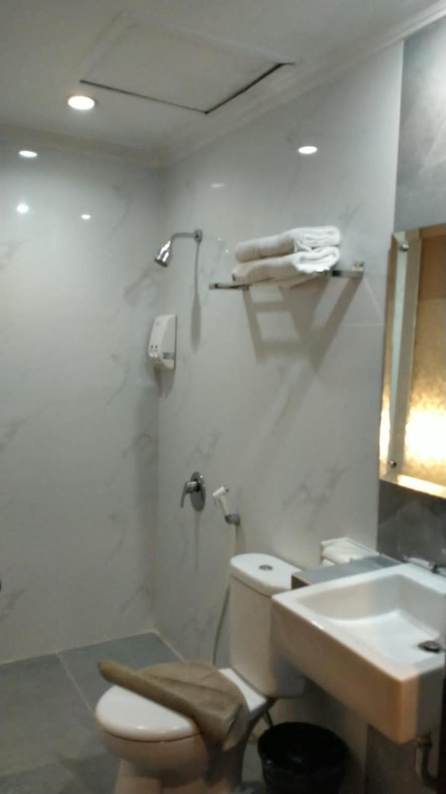 Laxston Hotel Yogyakarta Exterior photo